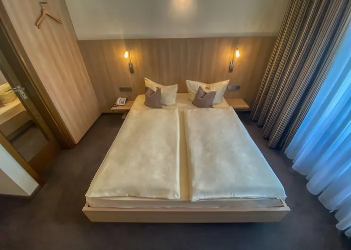 Partner Berliner Hof Hotel 3*